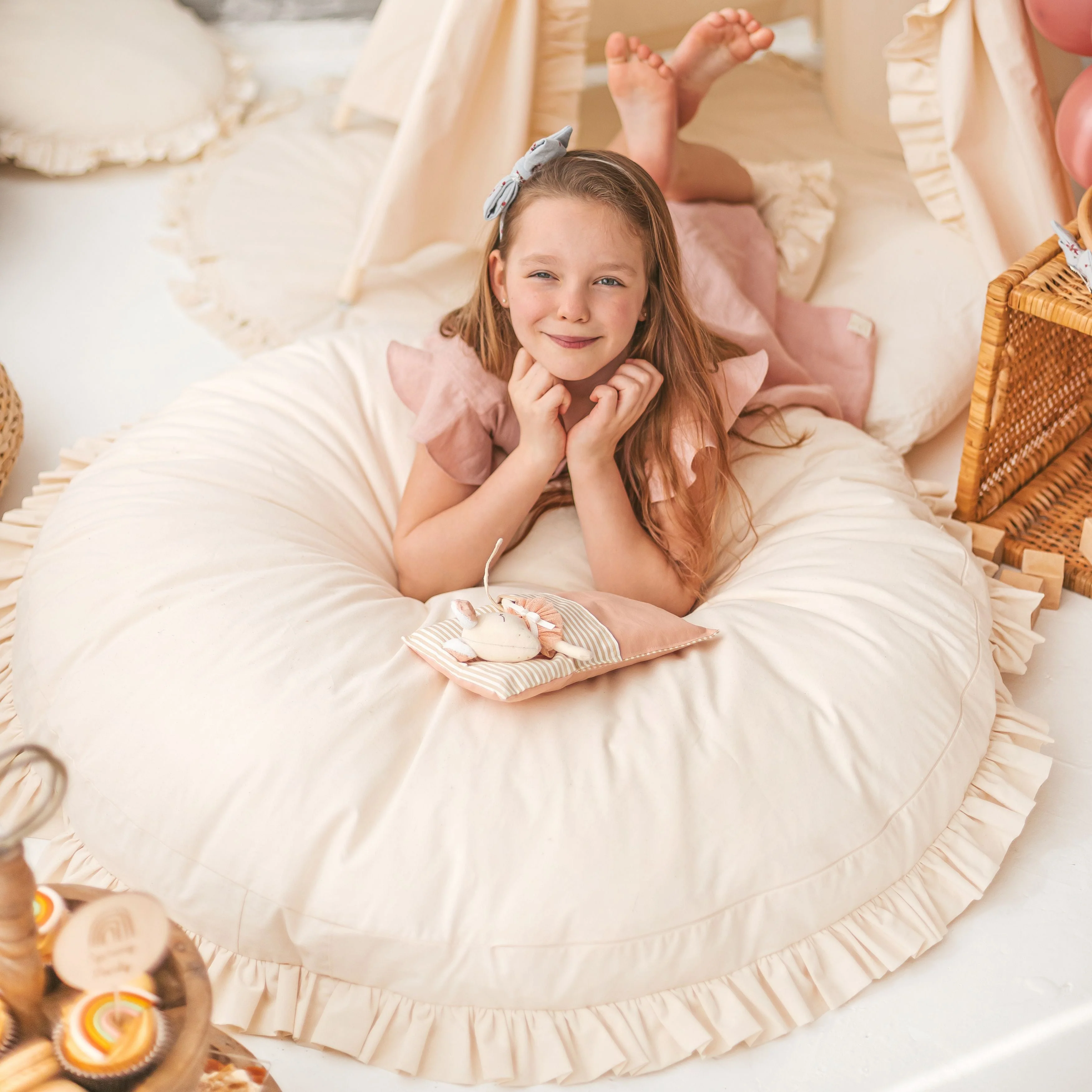 MINICAMP Large Floor Cushion with Ruffled Edges - Image 4