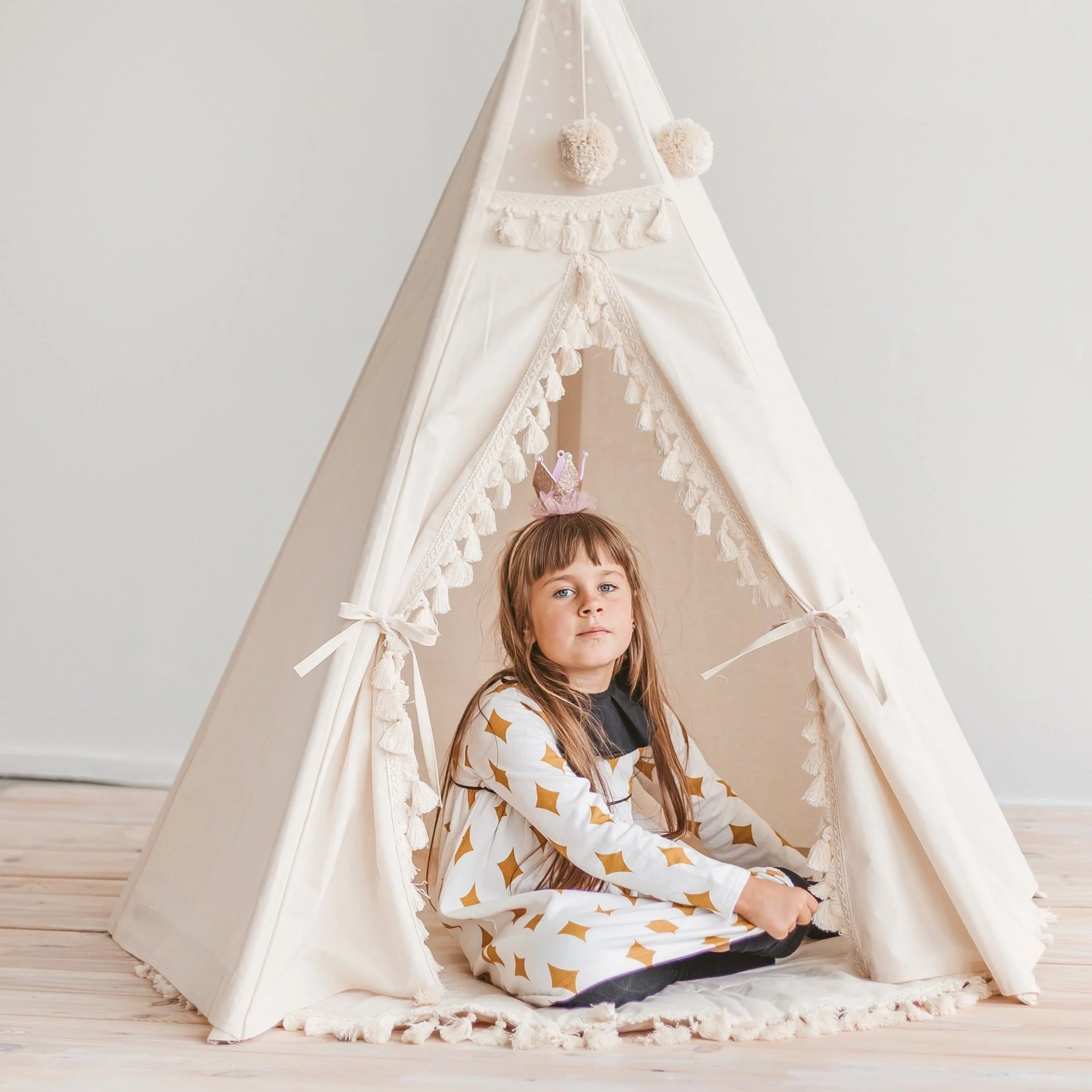 MINICAMP Padded Kids Play Mat in Ecru with Tassels - Image 7
