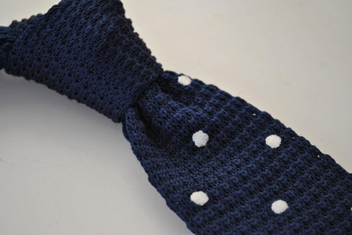 navy blue skinny knitted tie with white polka dots - Image 3