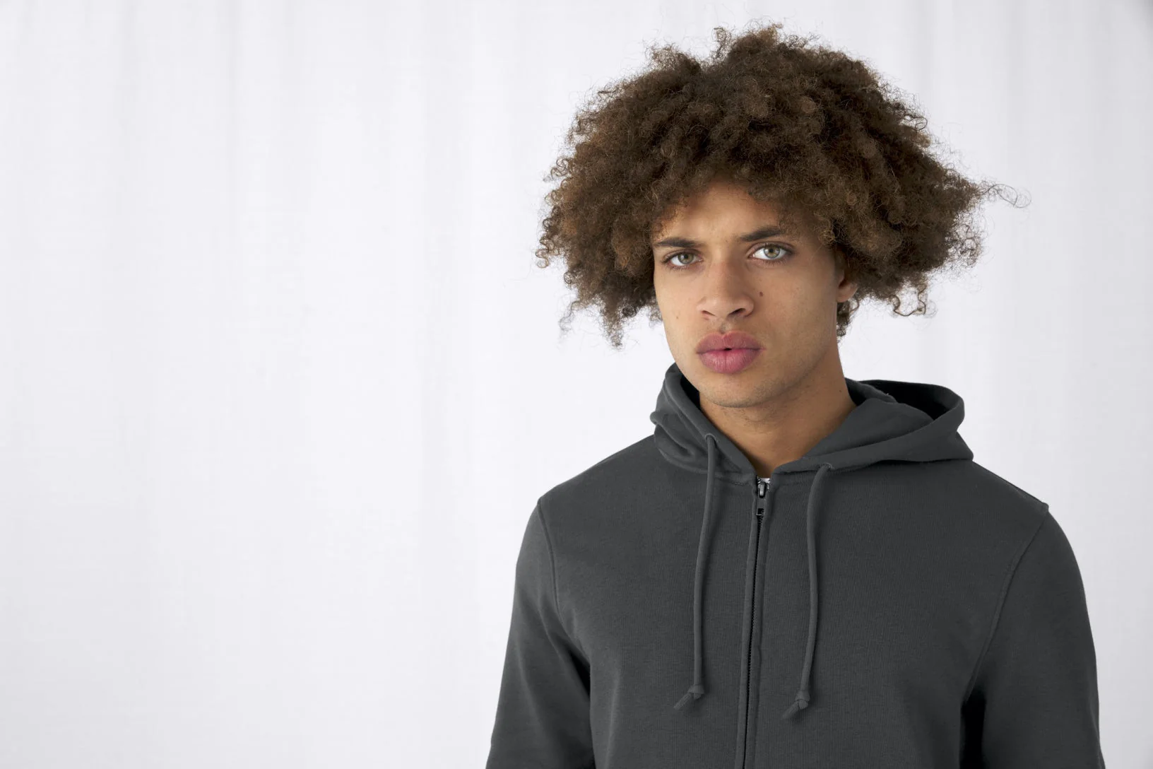 Organic Essential Zipped Hoodie: Mens - Image 5