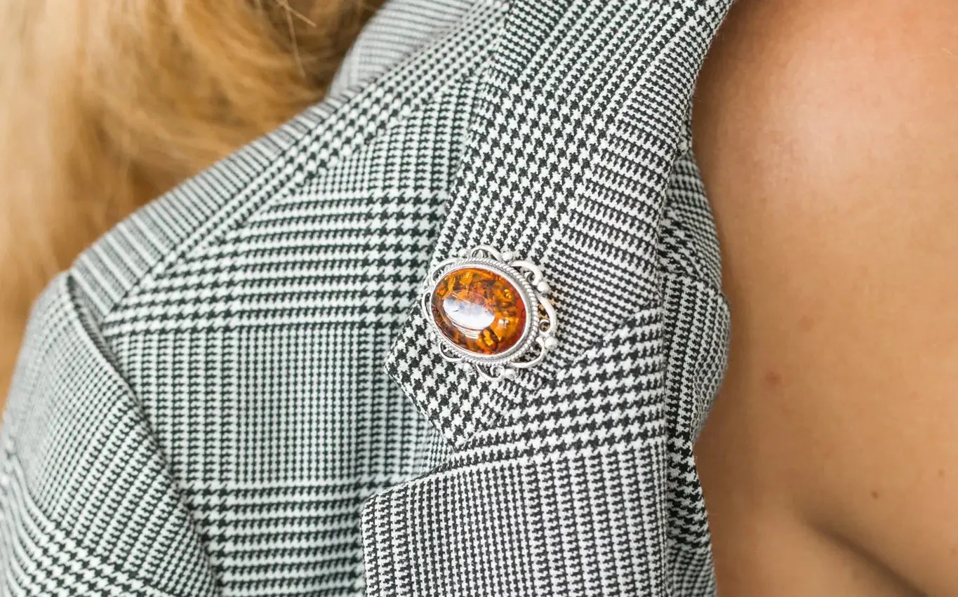 Oval Classic Framed Amber Brooch - Image 7