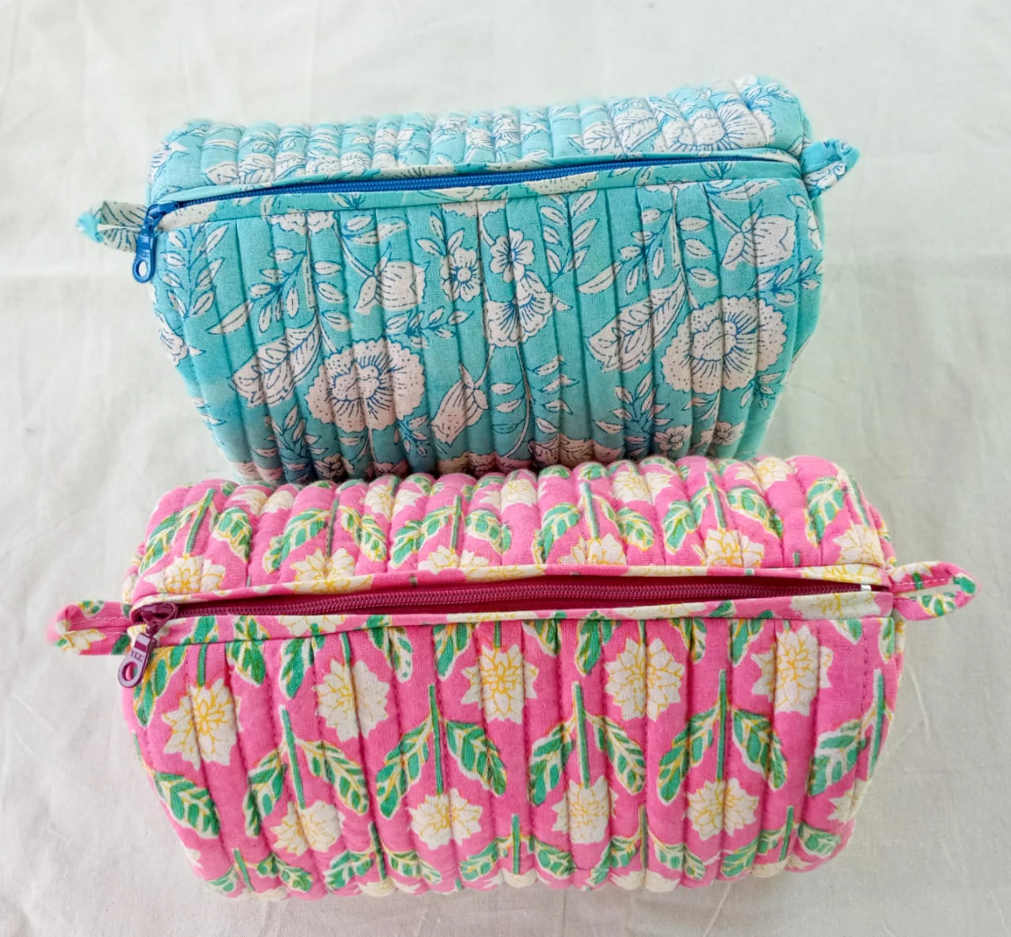 Quilted block print make up bag, large cosmetic pouch - Image 7