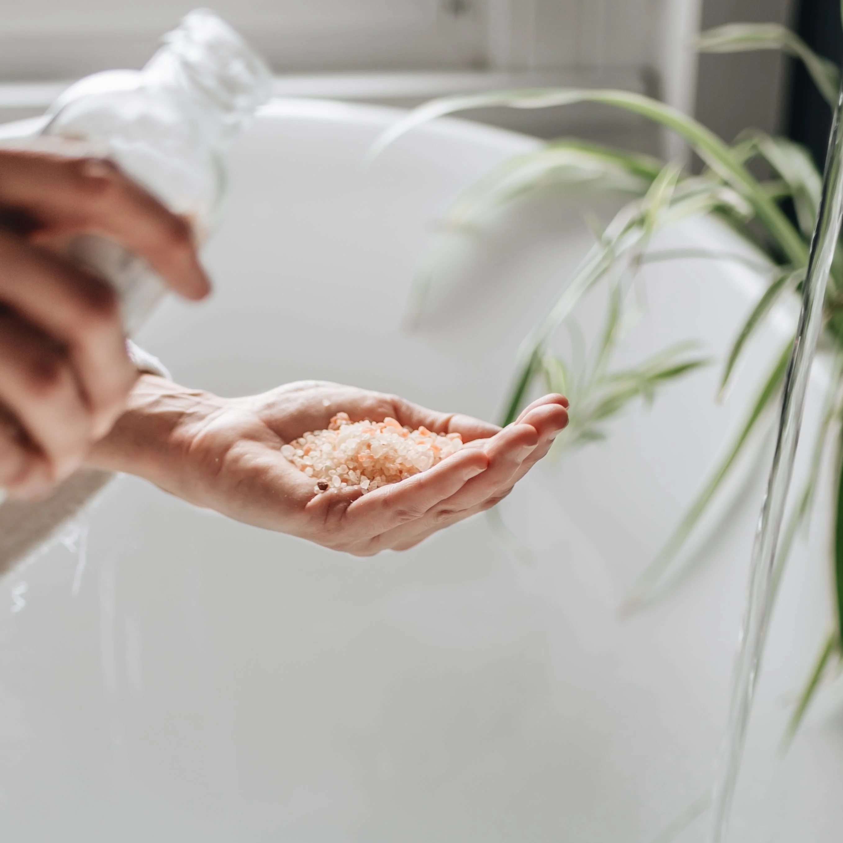 Rest Aromatherapy Bath Salts - Image 4