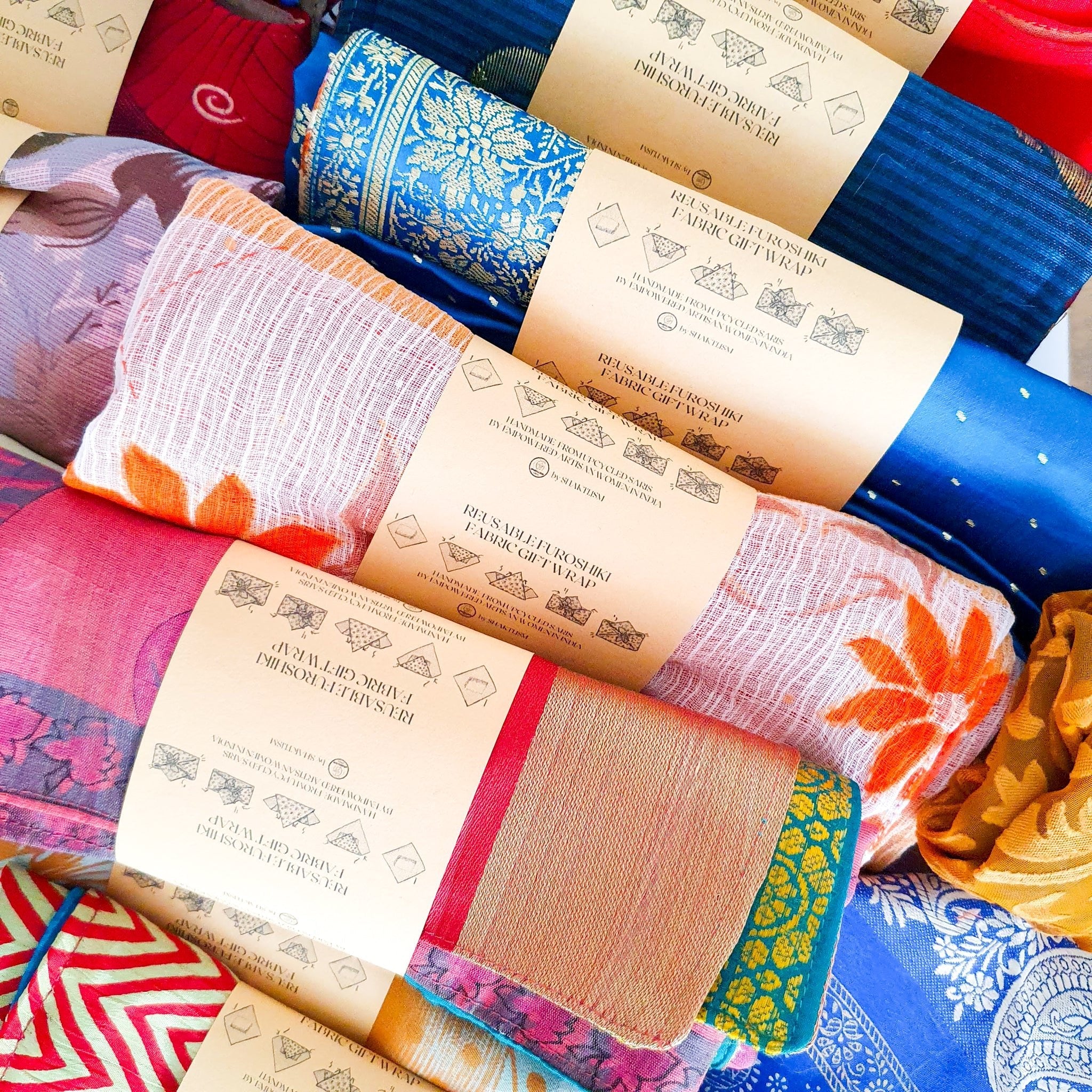 Reusable sari gift wrap, upcycled and reversible - Image 2