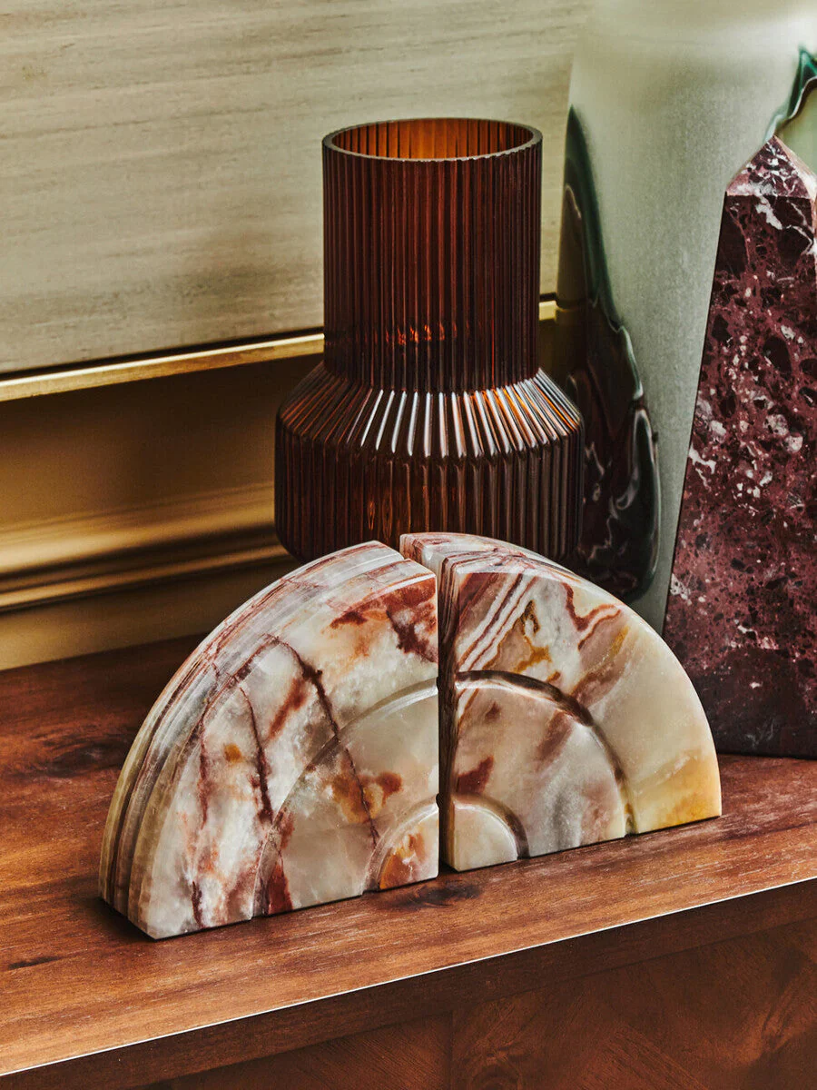 Salmo Small Red Marble Obelisk - Image 14