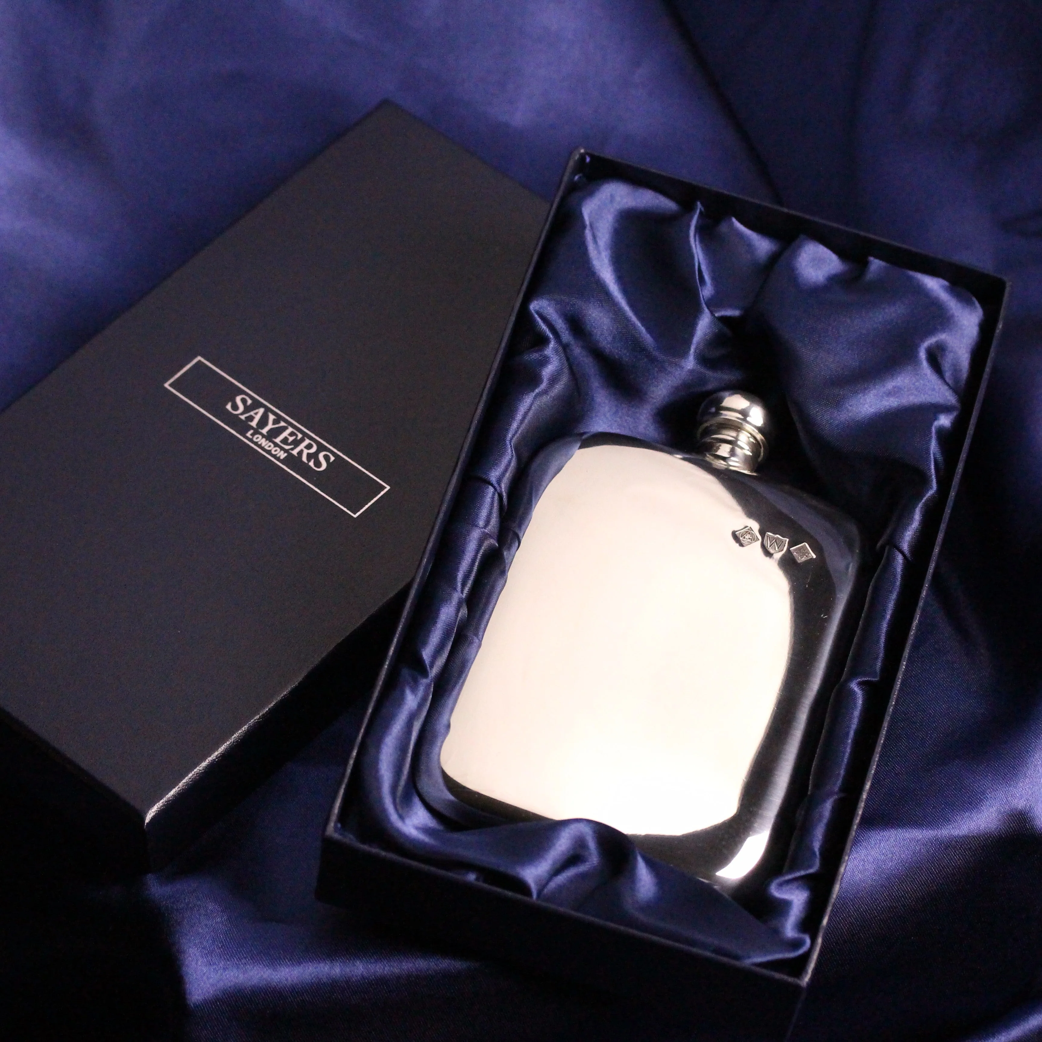 Sayers London Handmade Classic 4oz Pewter Engravable Hip Flask - Image 3