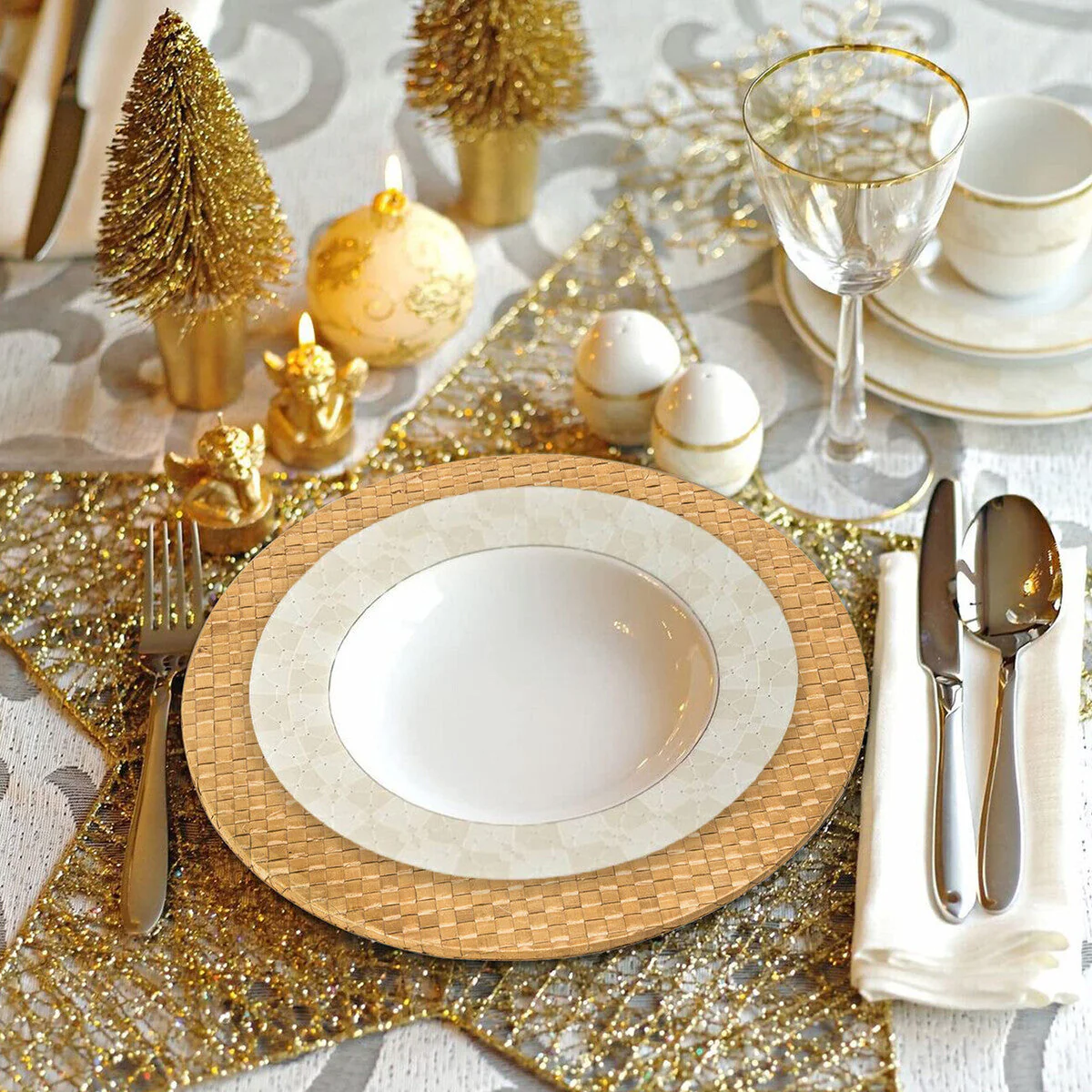 Set of Four 33cm Dia Pandanus Natural Charger Plates - Image 2