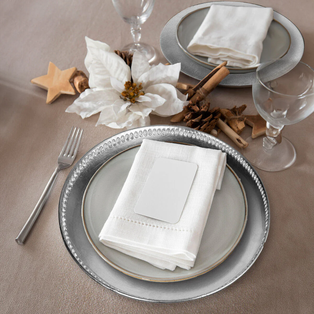 Set of Four 33cm Dia Radiance Silver Decorative Chargers - Image 3