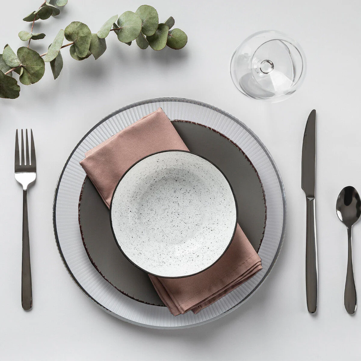 Set of Four Ida 33cm Dia Embossed White Glass Charger Plates - Image 5