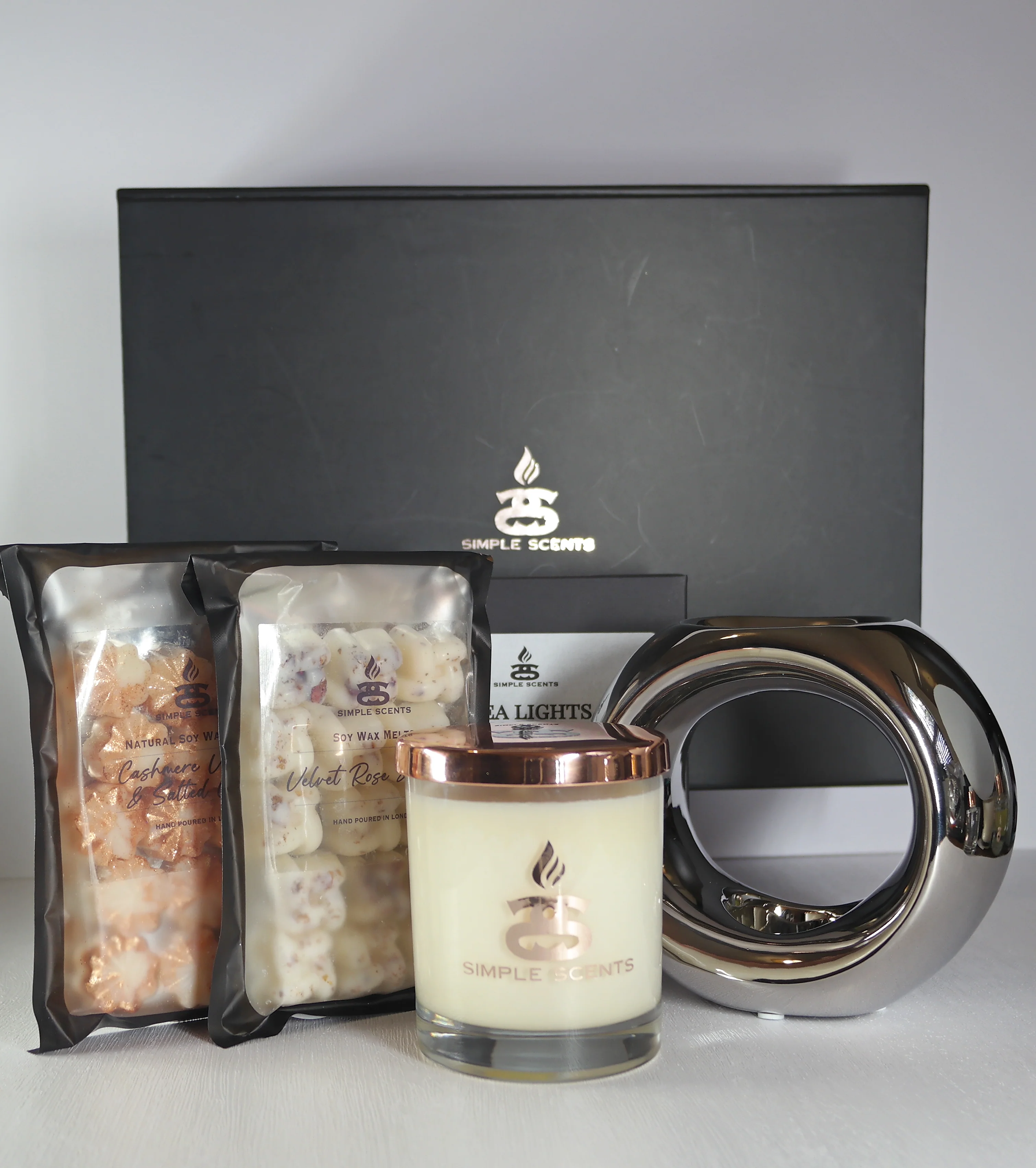 Simple Scents Experience Indulgence Candle, Wax Melt & Oslo Wax Burner Gift Set - Image 3