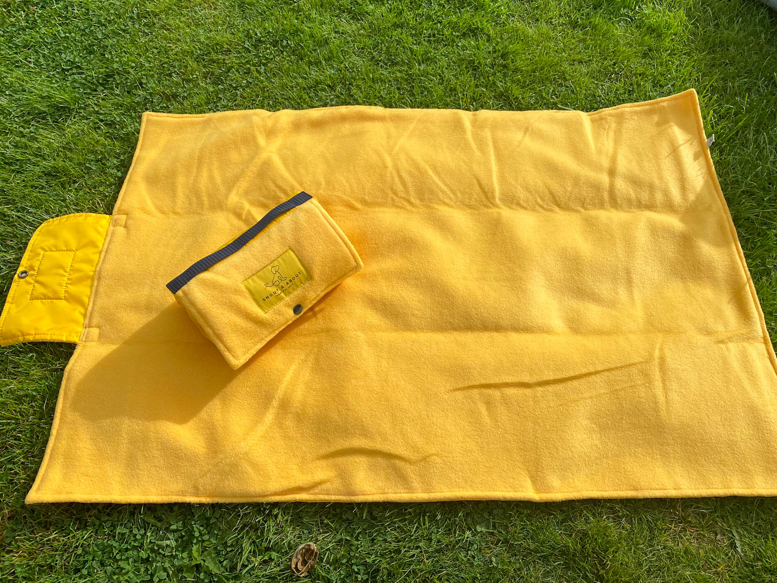 Snout & About - Custard Fleece Dog Mat - Image 4