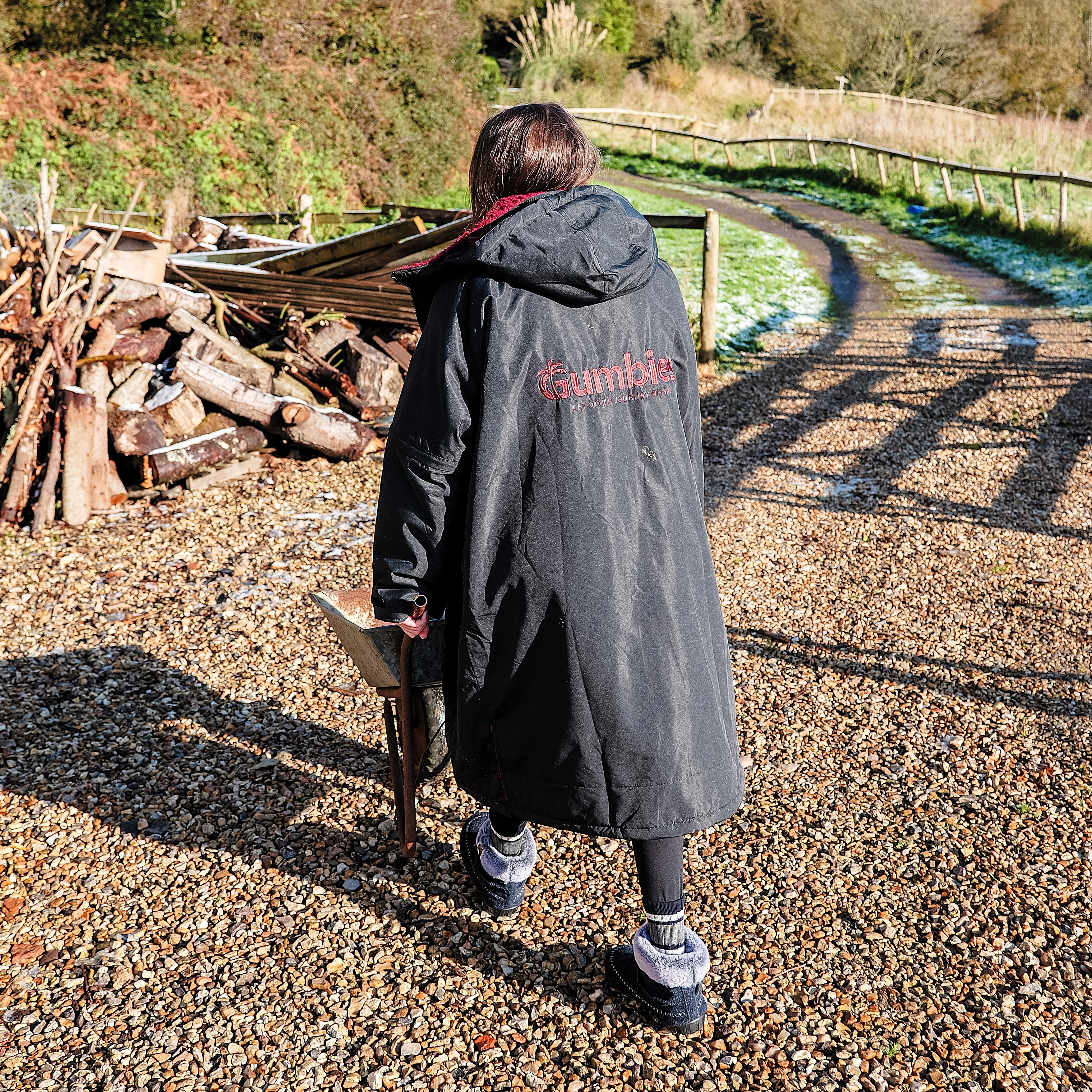 Sports-Cape - Black & Burgundy - Image 4