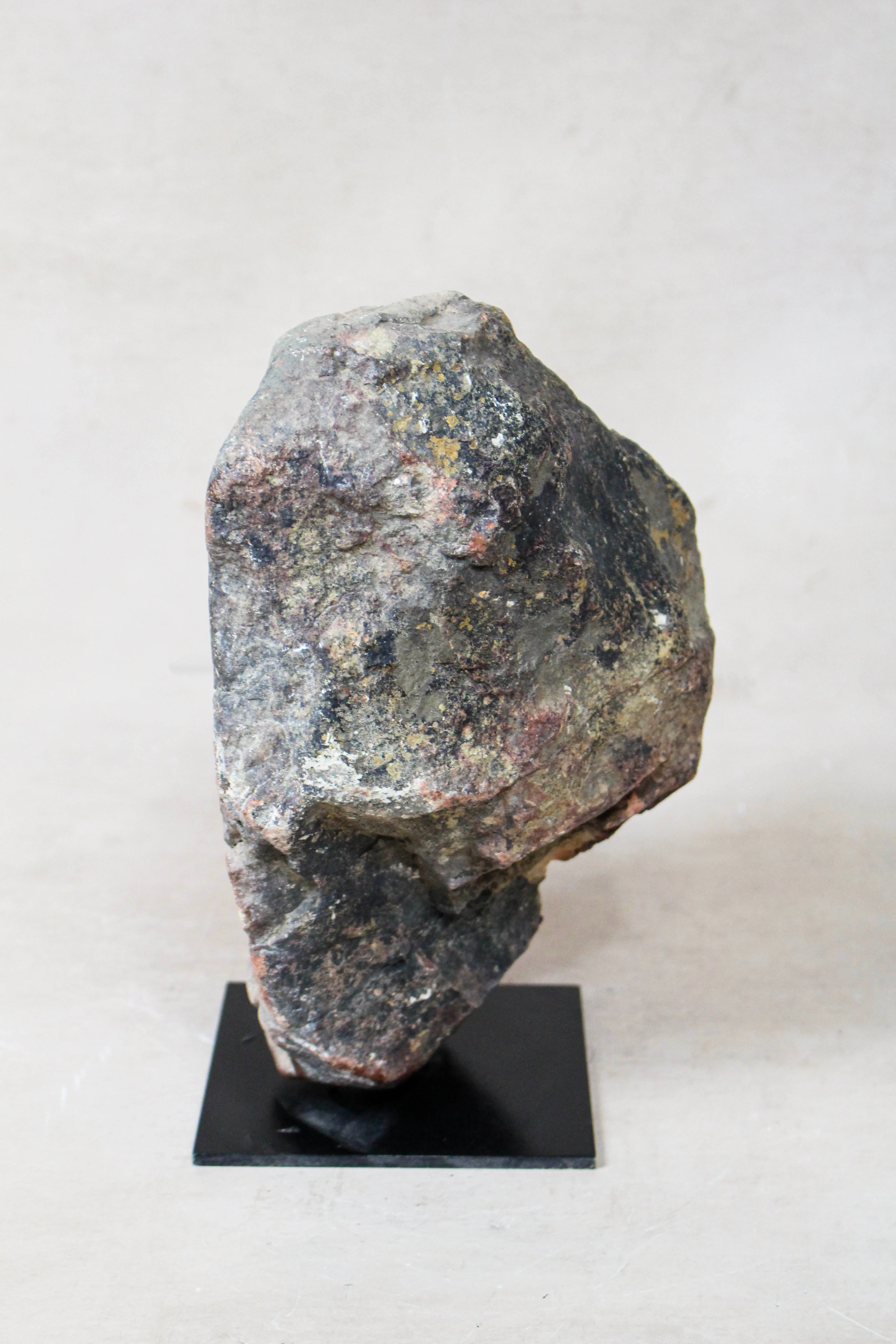 Stone head sculpture by Rizimu Chiwawa Zimbabwe 31.15 - Image 4