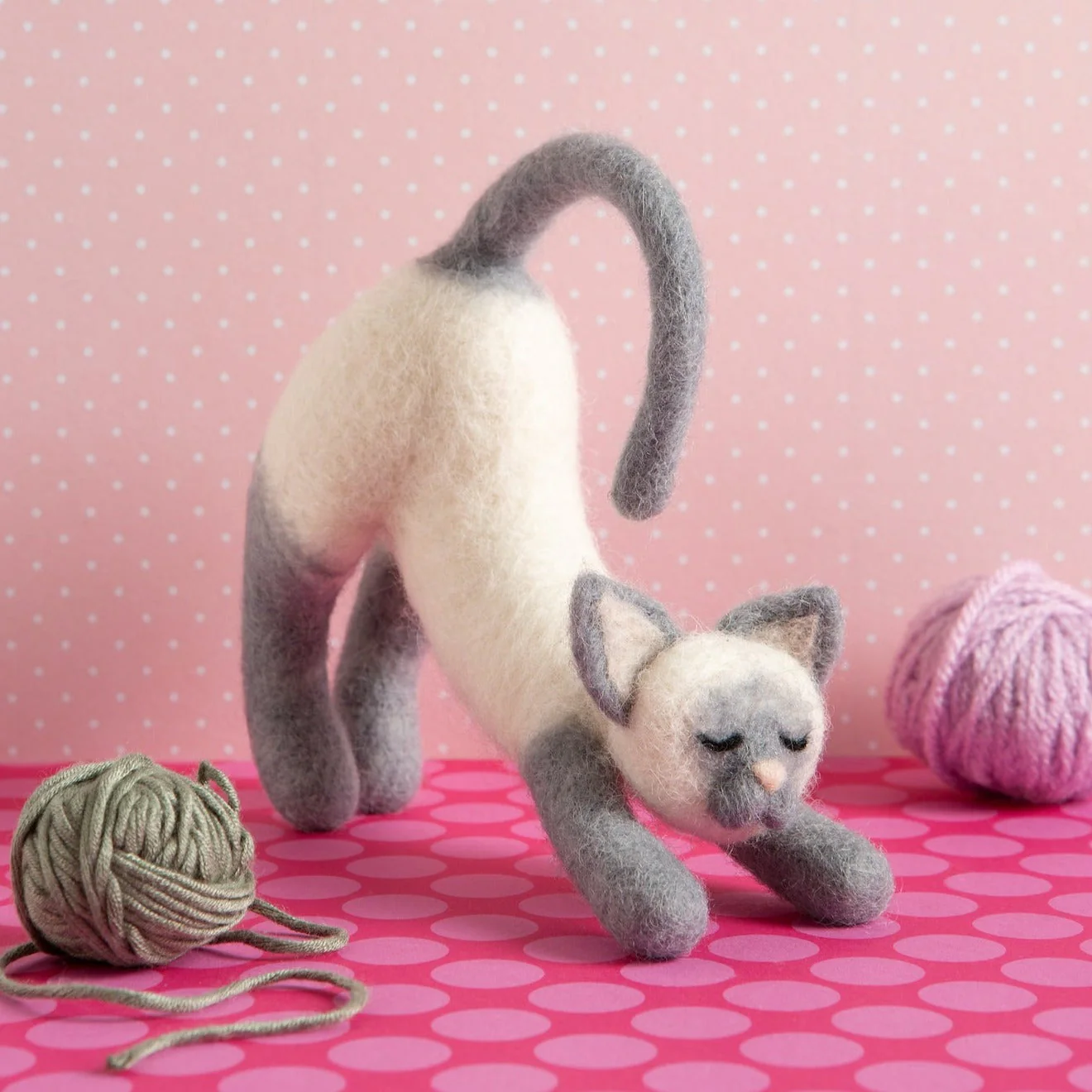 Stretching Cat Needle Felting Kit for Beginners