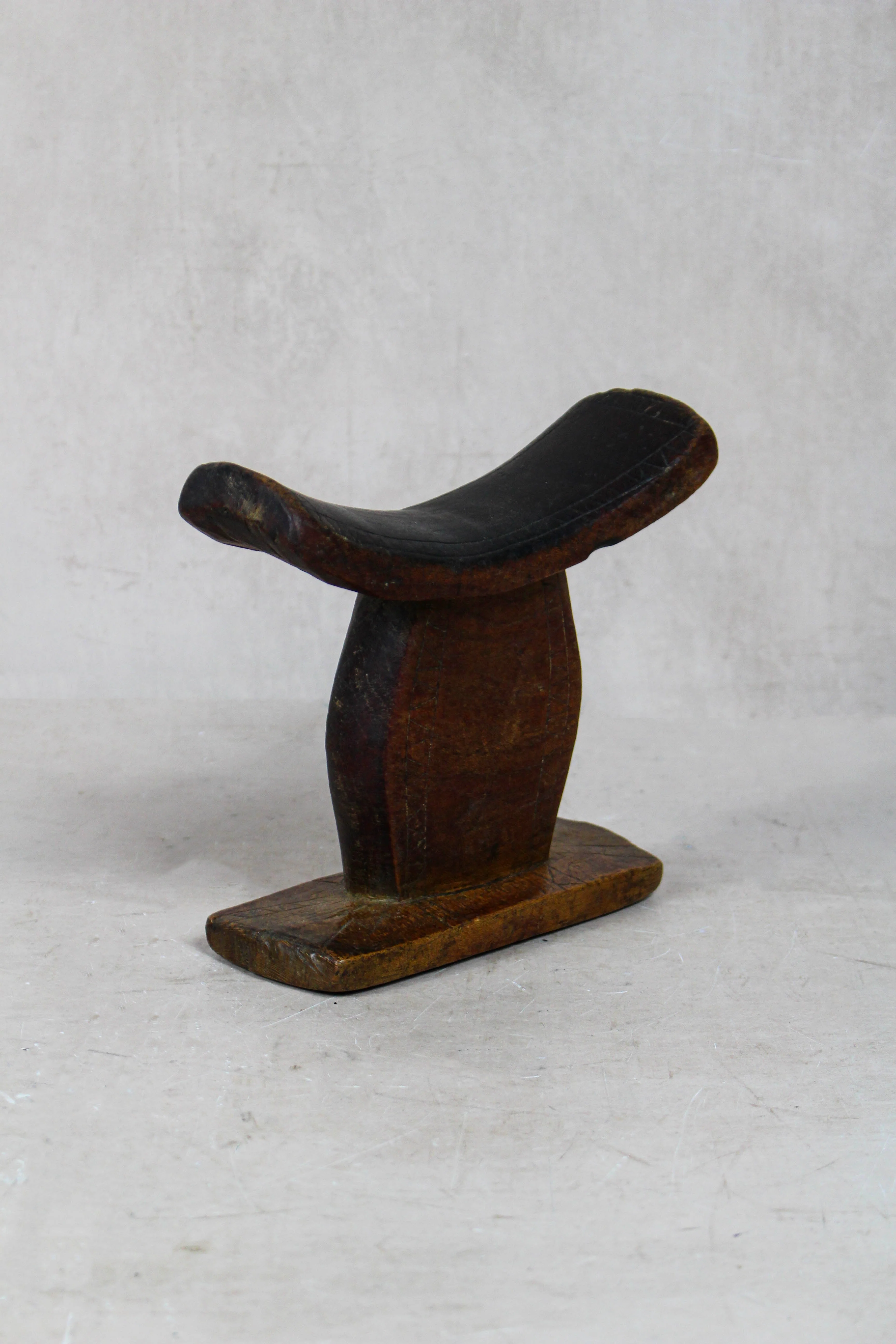 Vintage Ethiopian Headrest - 23.9 - Image 2