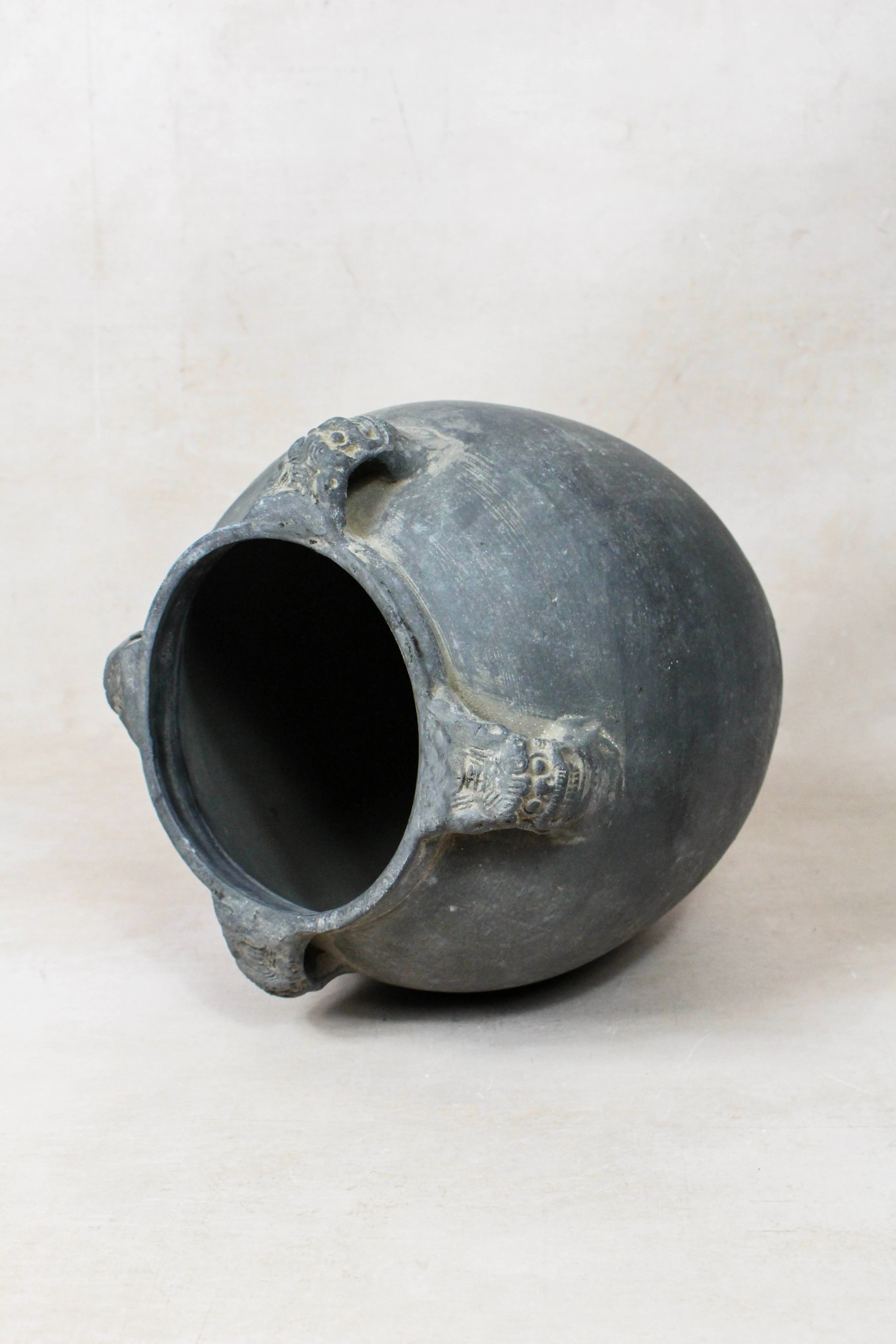 Vintage Lion Ears Dark Pot - DE.27 - Image 4