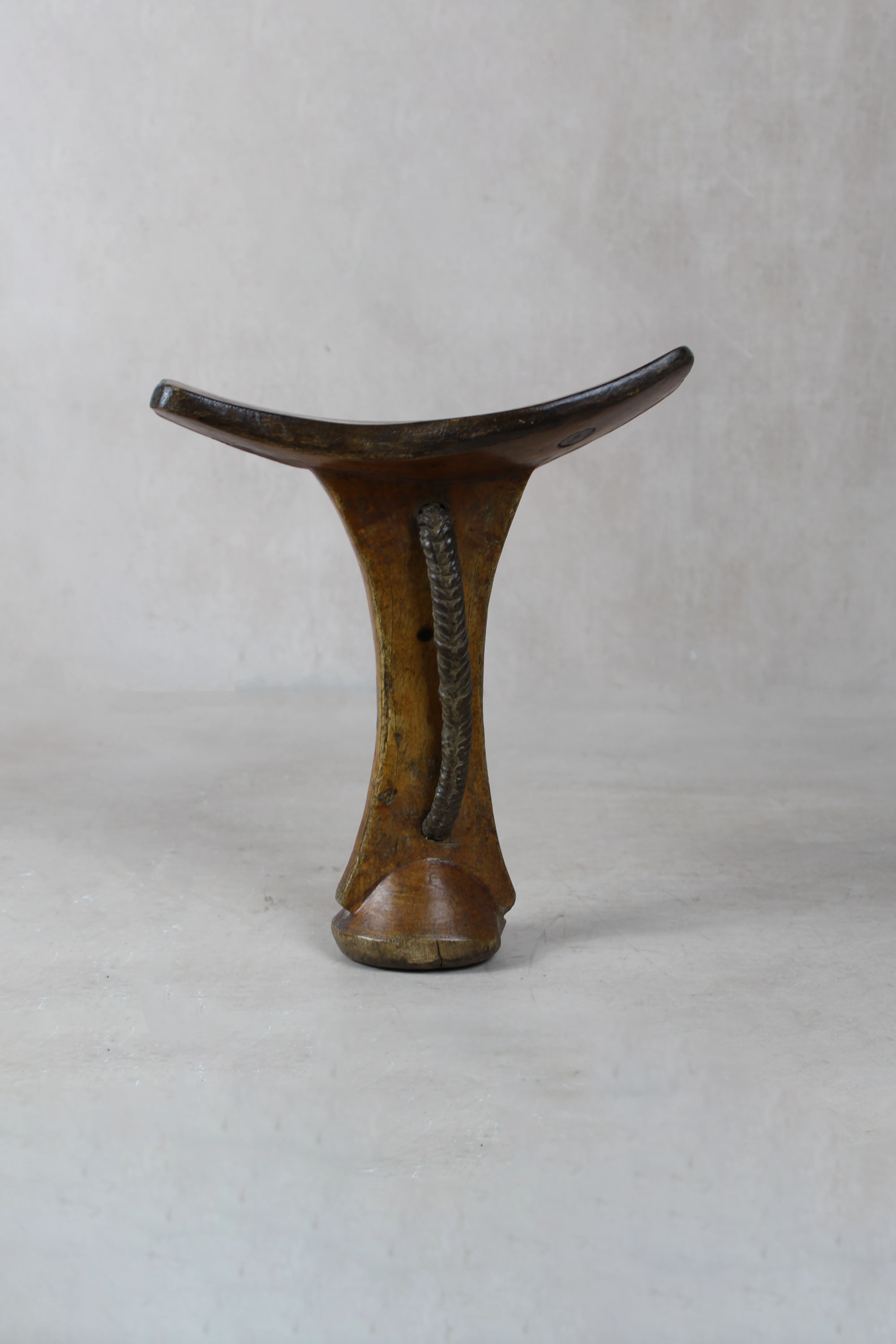 Vintage Nyangatom Headrest - 220.2