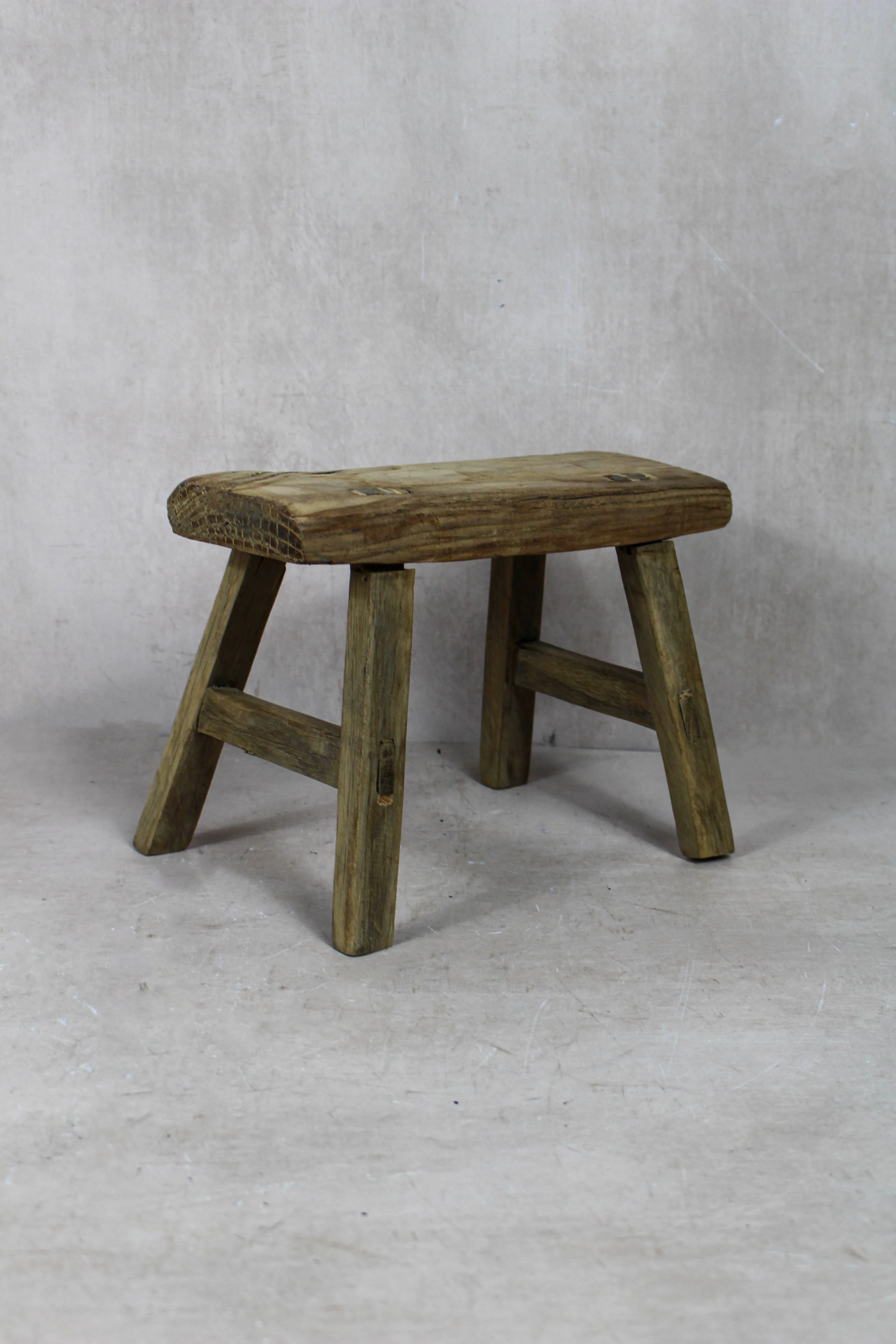 Vintage Rustic Stool Small - Elm wood - 46 - Image 2