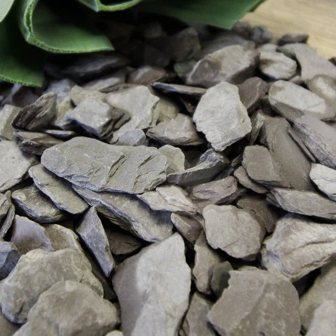 Welsh Blue Plum Crushed Slate Chippings 20mm - Image 4