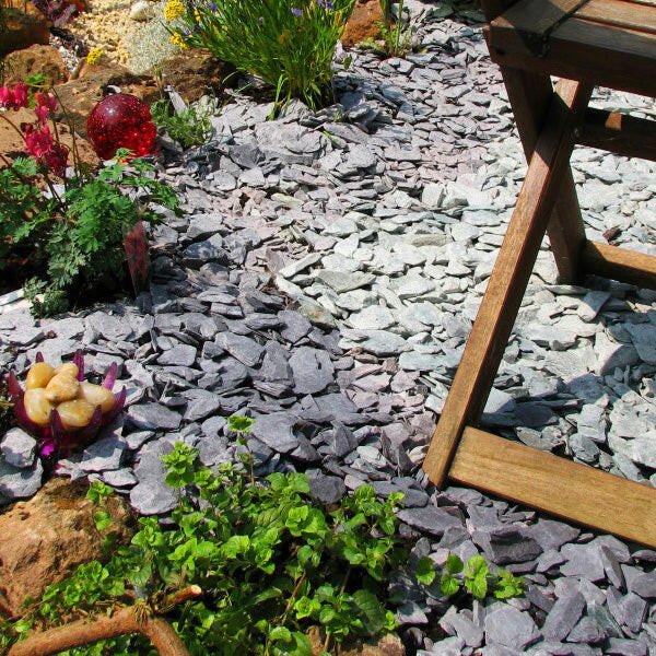 Welsh Blue Plum Crushed Slate Chippings 40mm - Image 2