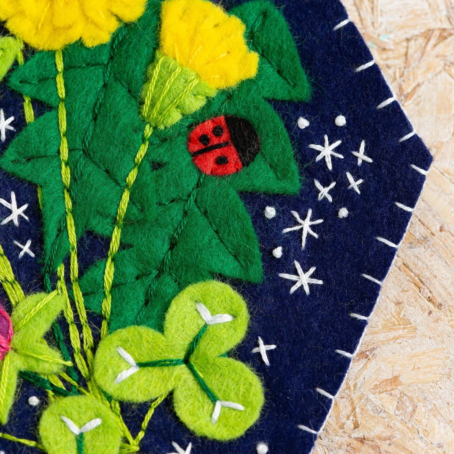 'Wildflower Pennant' Floral Felt Craft Kit for Beginners - Image 8