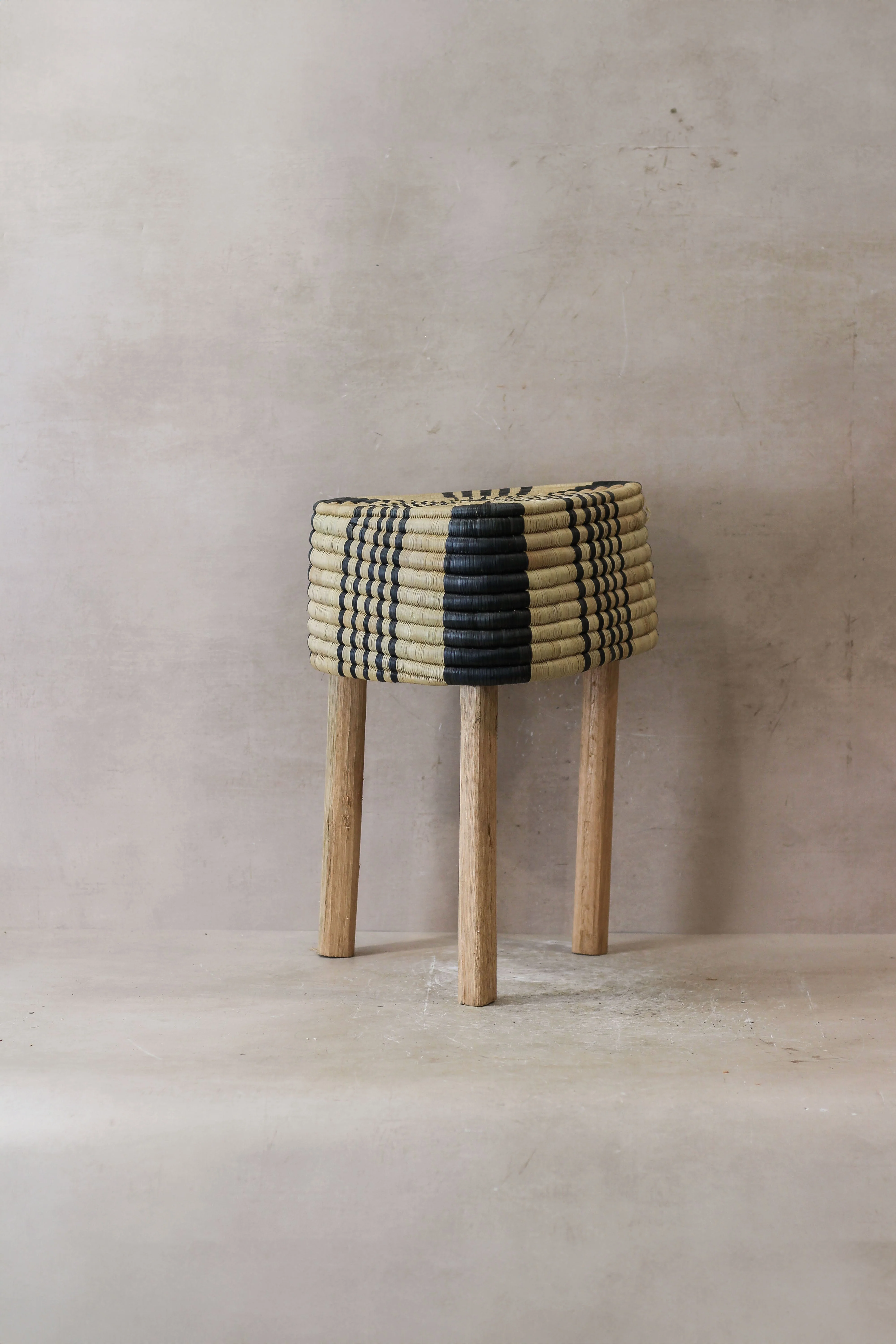 Woven Stool Black (73B) - Image 4