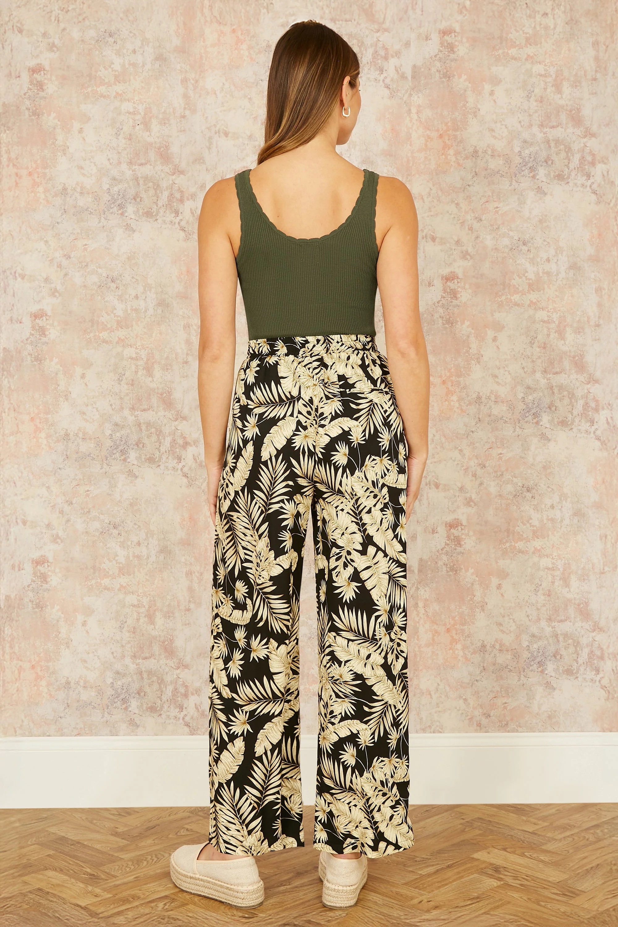 Yumi Green Fine Knit Vest Top - Image 3