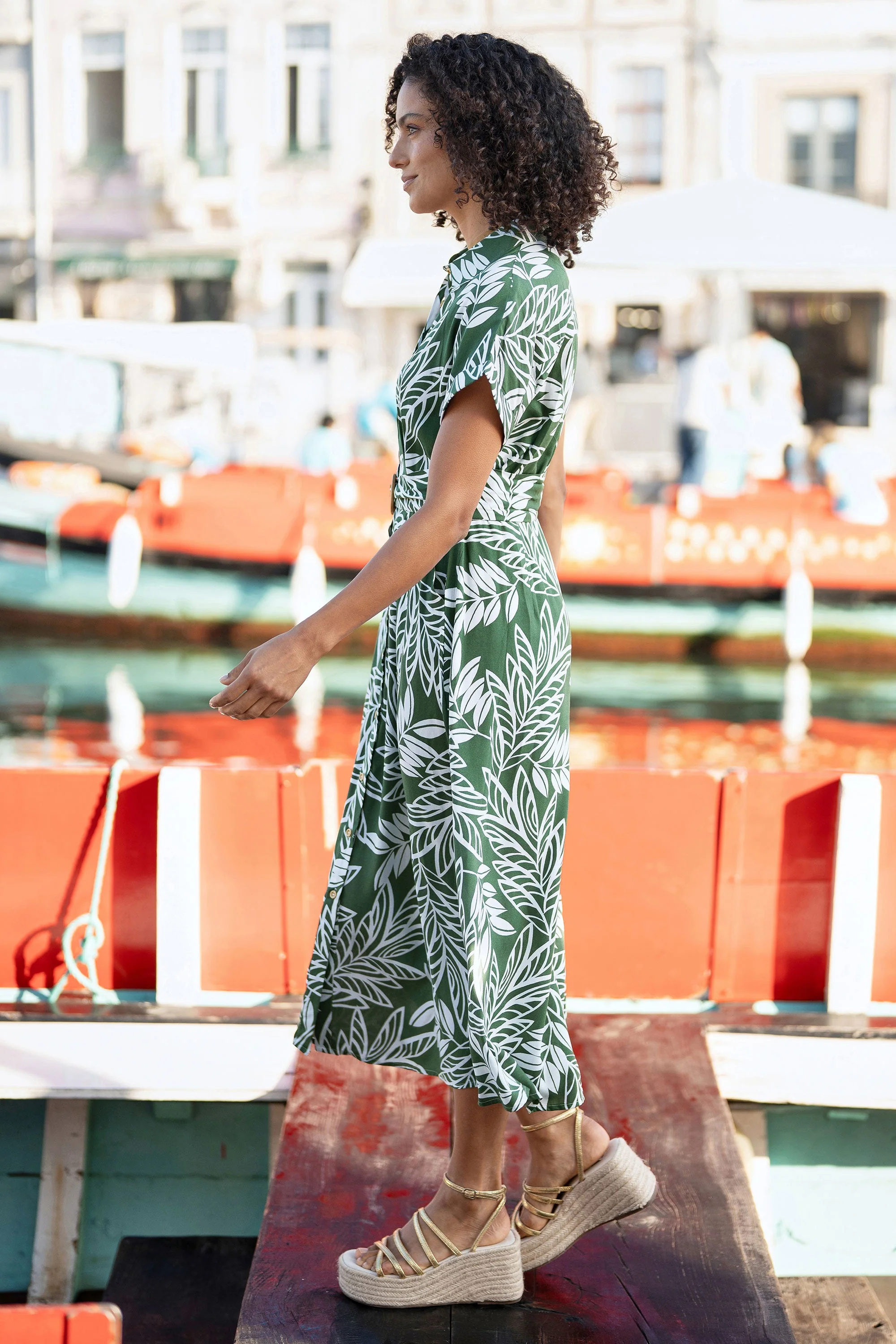 Yumi Green Leaf Print Viscose Relaxed Midi Shirt Dress - Image 5
