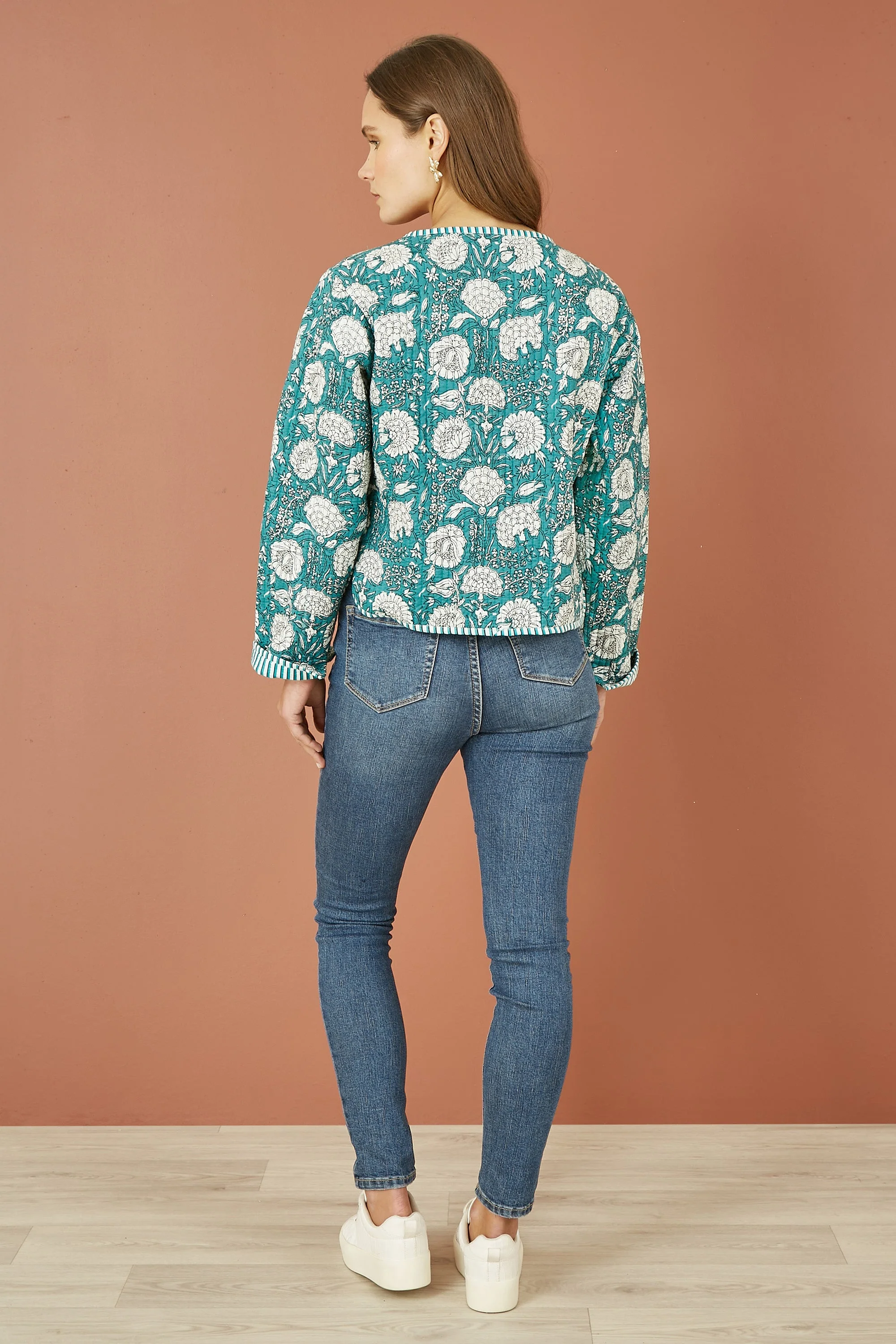 Yumi Green Patchwork Print Reversible Cotton Quilted Jacket - Image 3