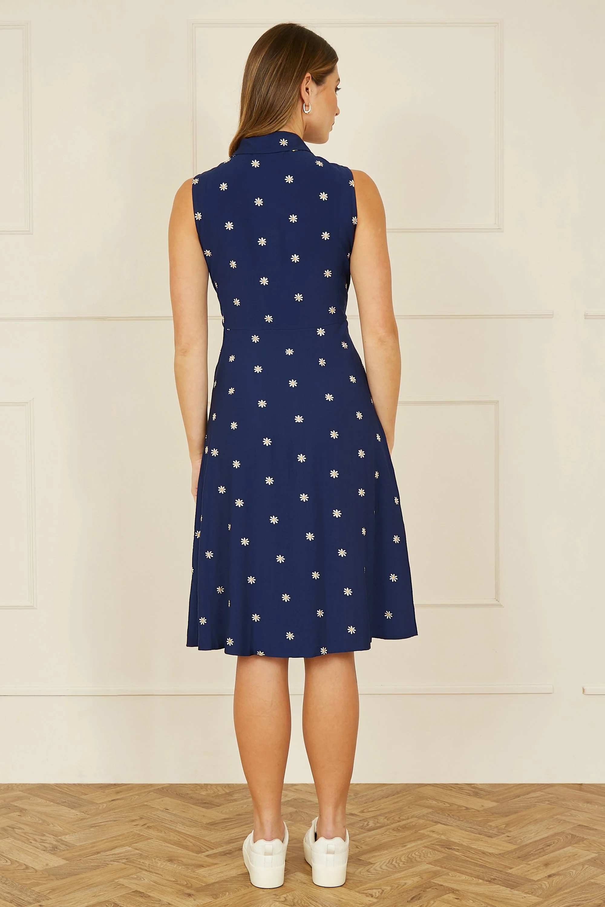 Yumi Navy Daisy Print Embroidered Sleeveless Shirt Dress - Image 4