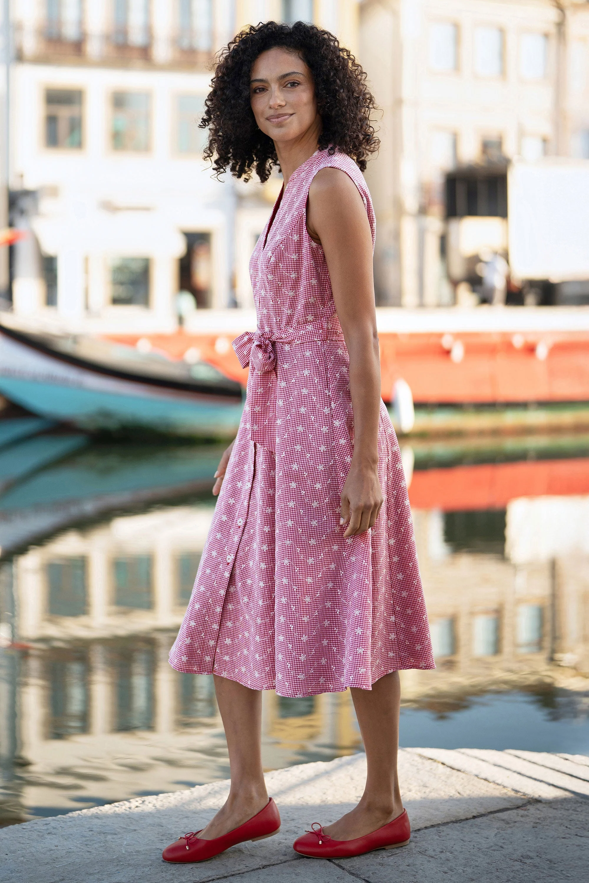 Yumi Red Broderie Anglaise Embroidered Sleeveless Shirt Dress - Image 6