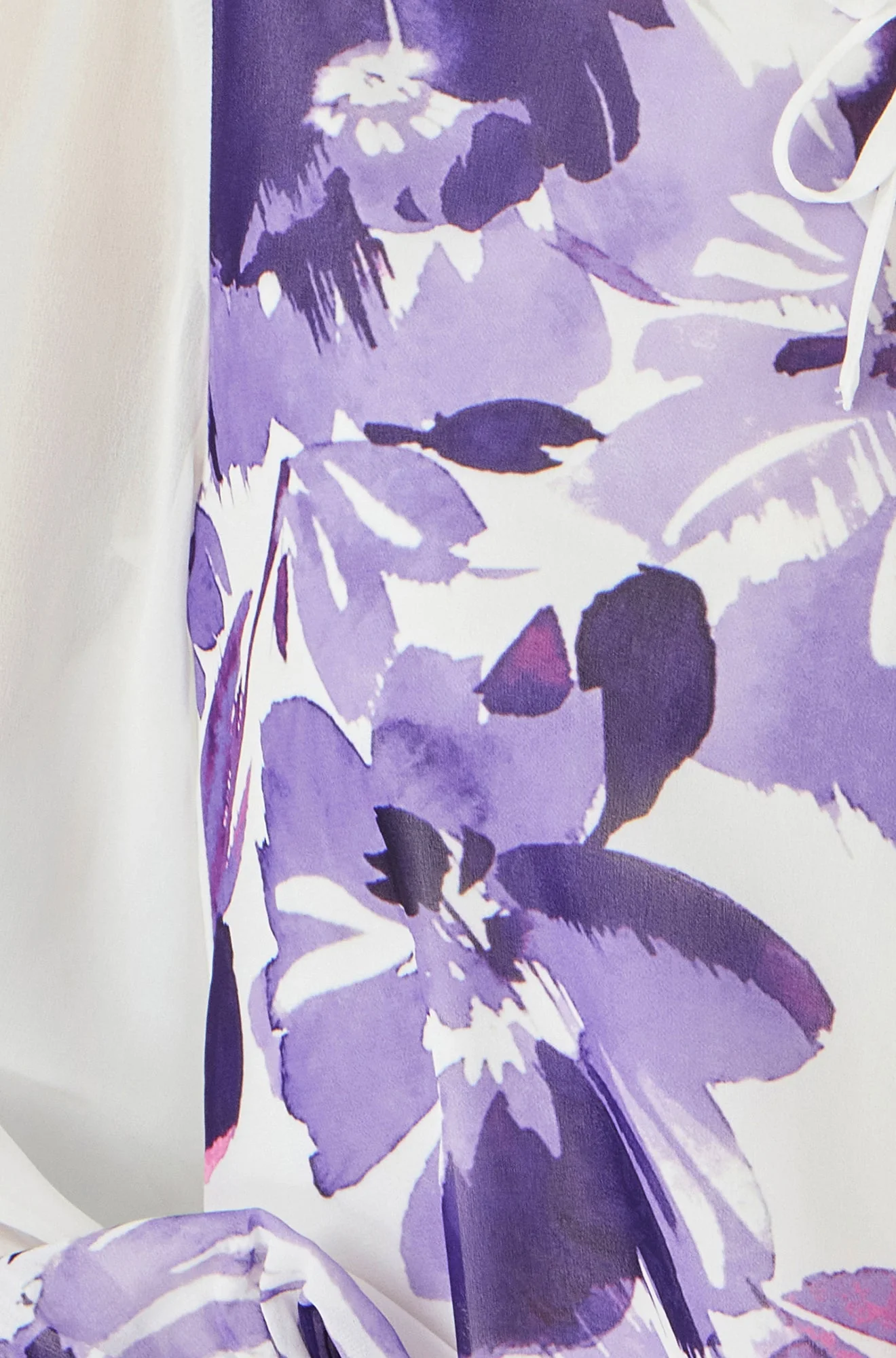 Yumi White Floral Placement Tunic With Keyhole Neckline - Image 6